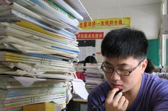 兼职副秘书长工作压力大需谨慎选择和准备