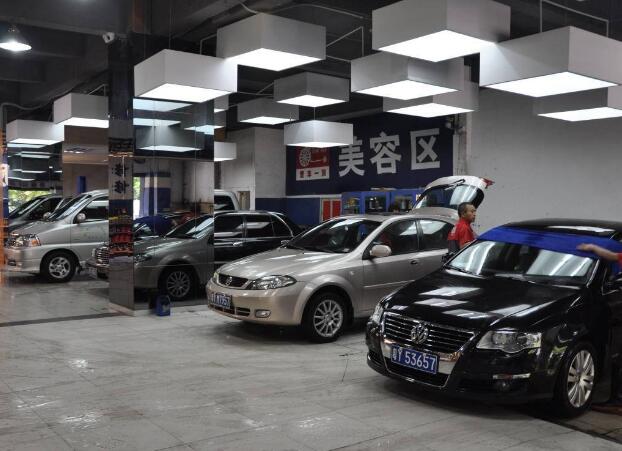 兼职打工辛苦赚的钱给女友买车这合适吗