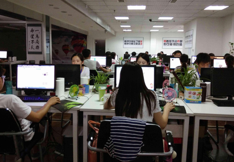 在西峰画室兼职如何轻松赚外快同时不影响学习呢